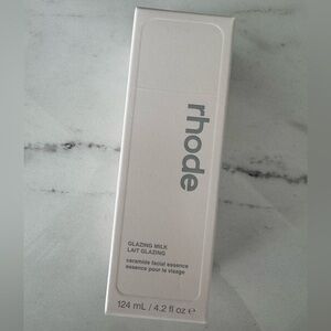 **BRAND NEW** RHODE Glazing Milk Ceramide Facial Essence — Size 124ml